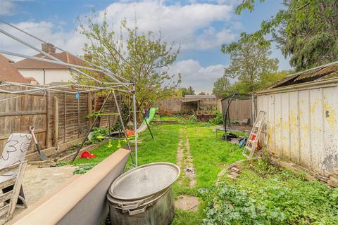 3 bedroom house for sale, Haselbury Road, London