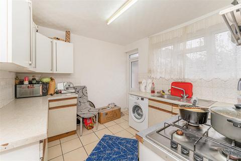3 bedroom house for sale, Haselbury Road, London