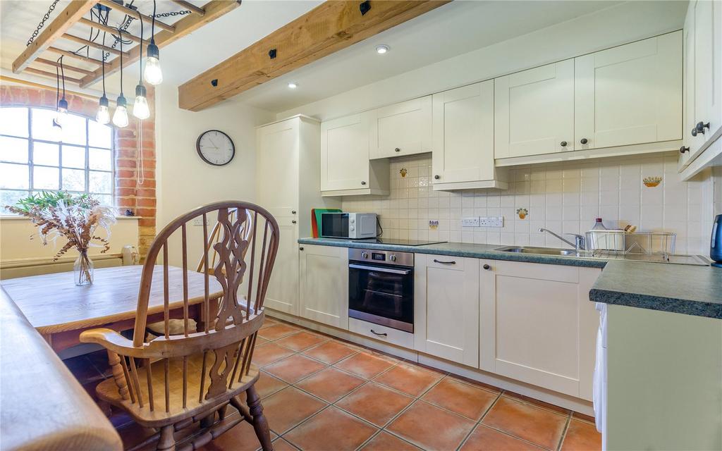 Cottage - Kitchen