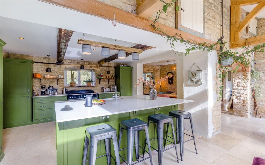 Kitchen/Living Area