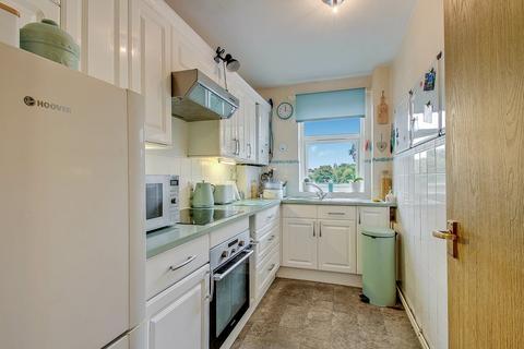 2 bedroom retirement property for sale, Friern Barnet Lane, London, N20