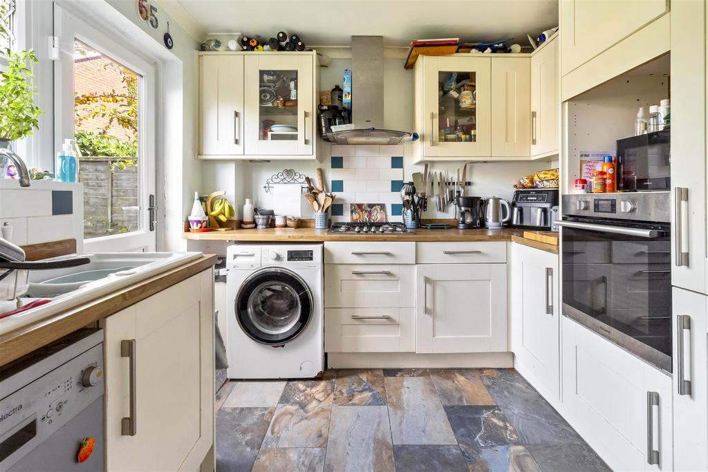 65 Southfields Road 006.JPG