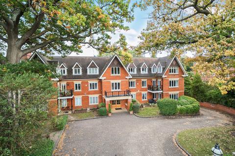 undefined, Old Avenue, Weybridge, KT13