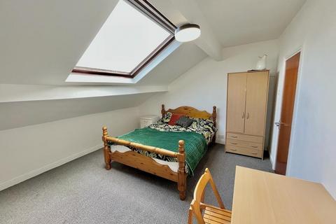 4 bedroom private hall to rent, Blades Street, Lancaster LA1