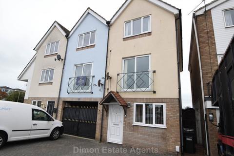 Gale Moor Avenue, Gomer