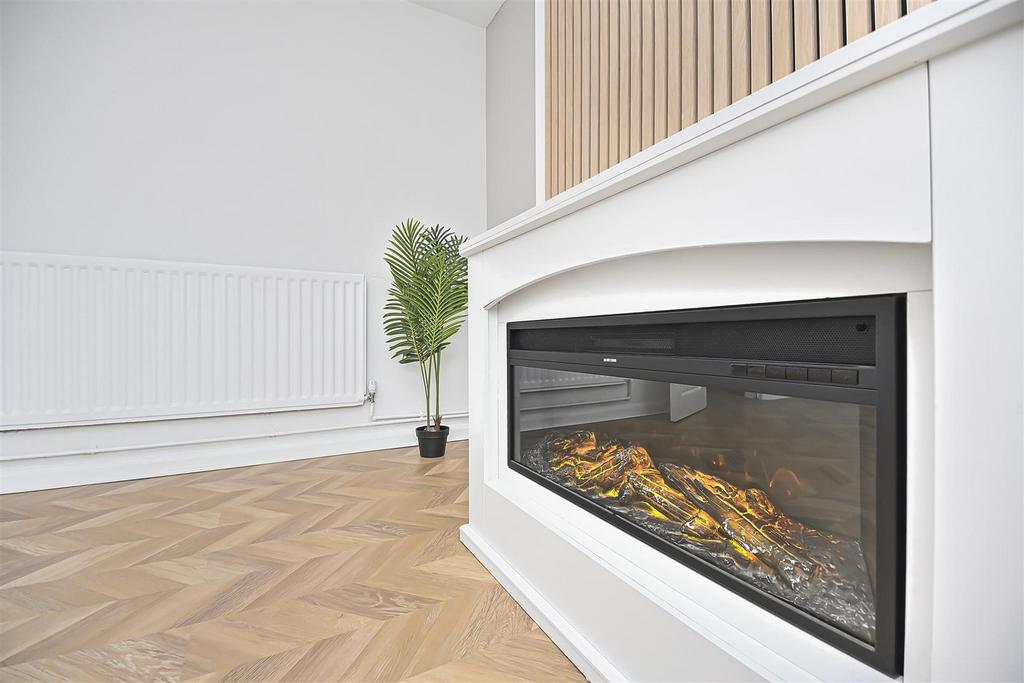 17 Unsworth Road Lounge.jpg