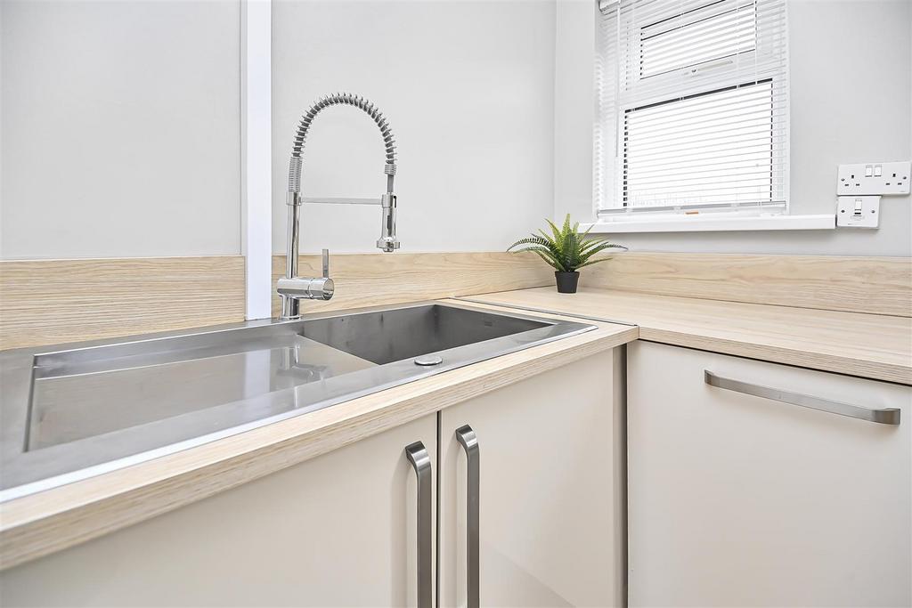 17 Unsworth Road Kitchen (8).jpg