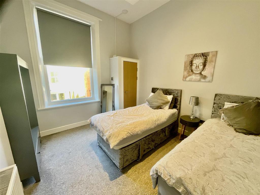 69 AB8 FB3-DC19-4800-9 FA6-7 E7 C4952 DFAC.jpeg