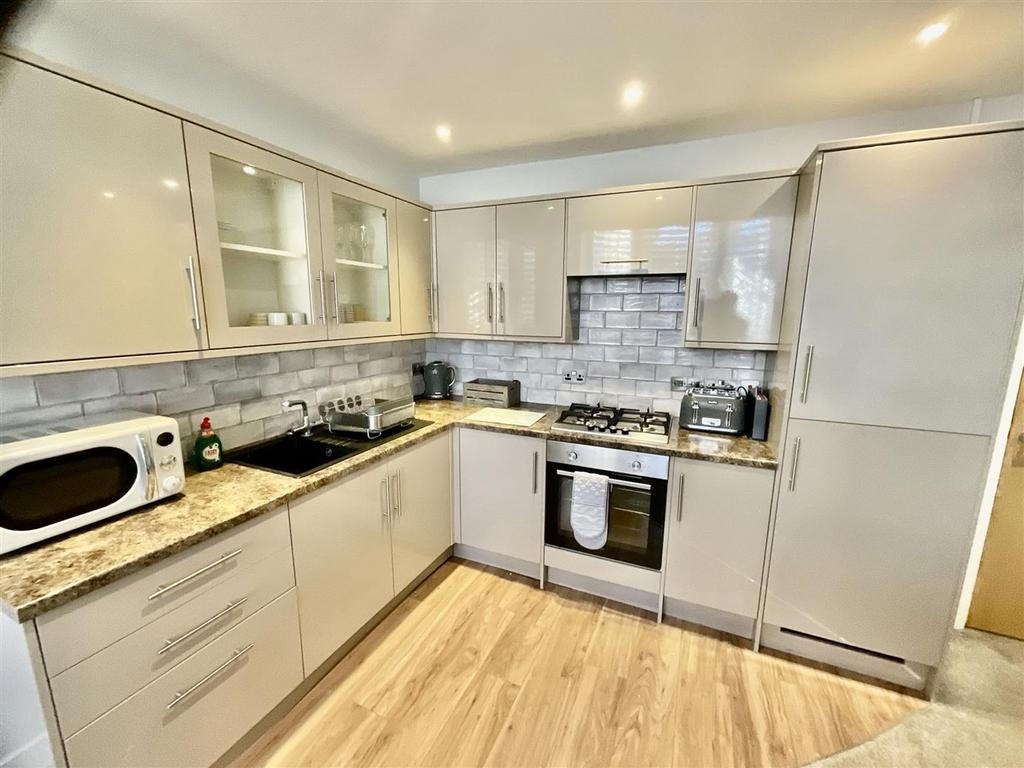 42 EA476 E-470 B-4 A54-8 DB6-005 E488 EE946.jpeg