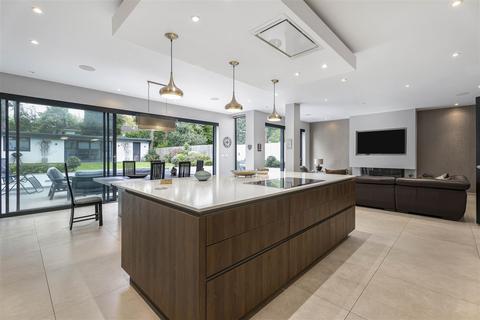 undefined, Wickliffe Avenue, London N3