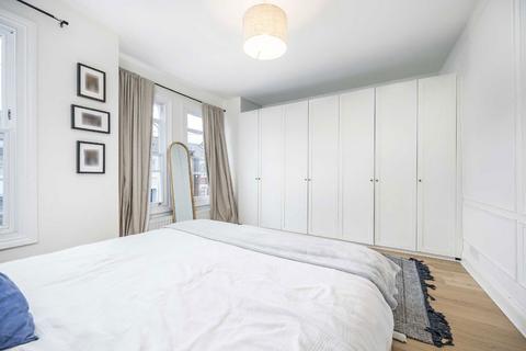 3 bedroom flat to rent, Stephendale Road, London SW6