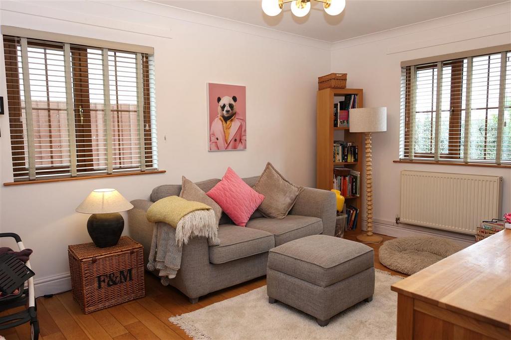 Sitting/Dining Room