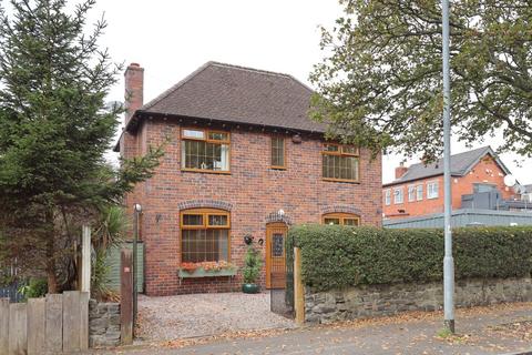 2 bedroom detached house for sale, The Avenue, Hartshill, ST4
