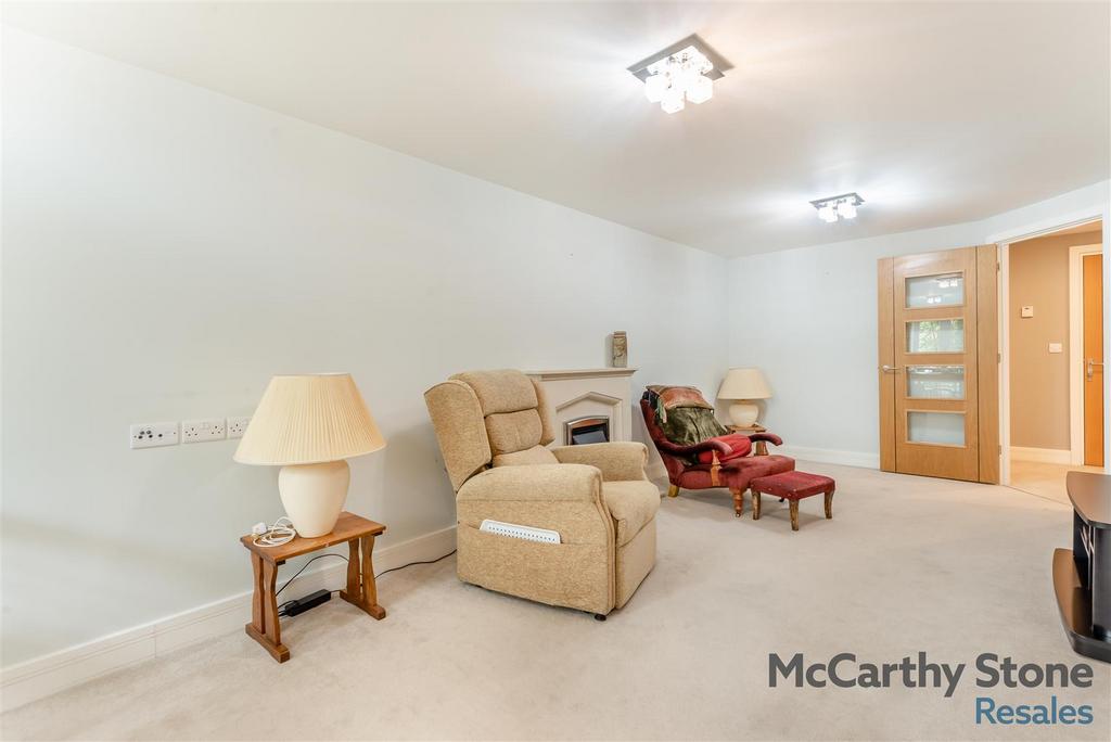 8667108-interior05.jpg