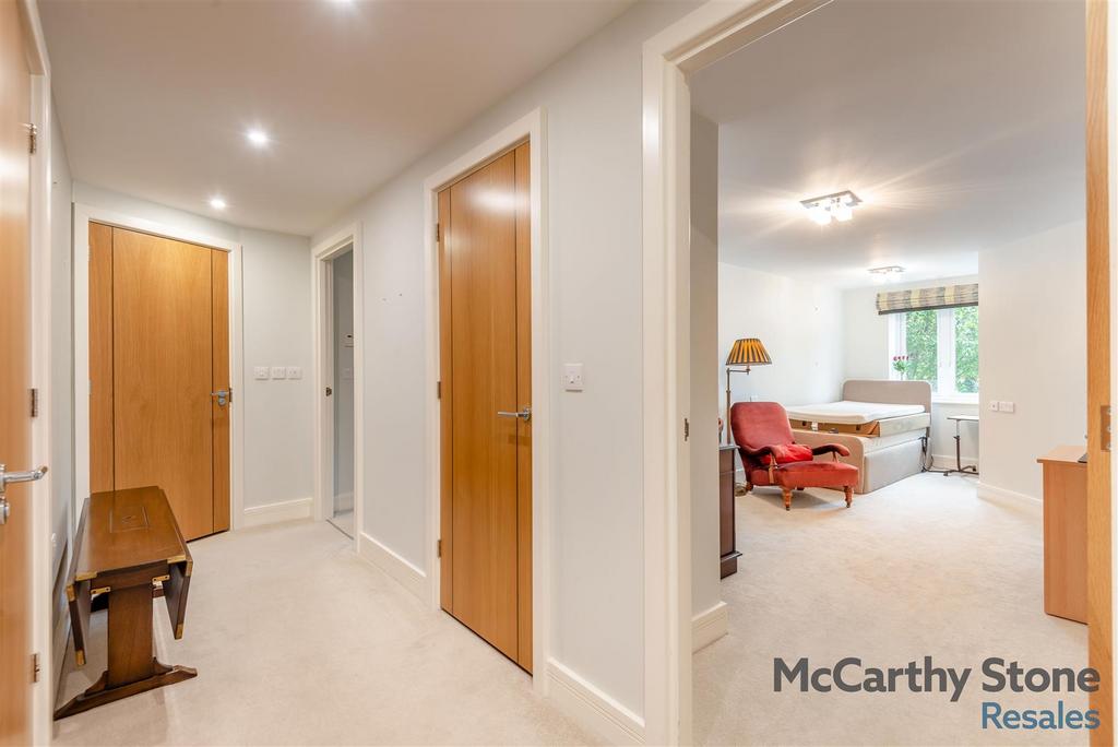 8667108-interior11.jpg