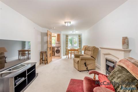 2 bedroom apartment for sale, Crayshaw Court, Abbotsmead Place, Caversham, Reading