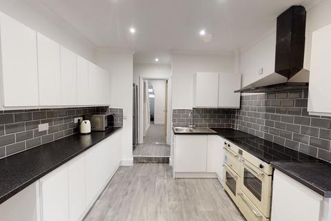 6 bedroom house share to rent, Hastings Road, Maidstone, Kent, ME15