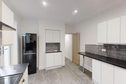 6 bedroom house share to rent, Hastings Road, Maidstone, Kent, ME15