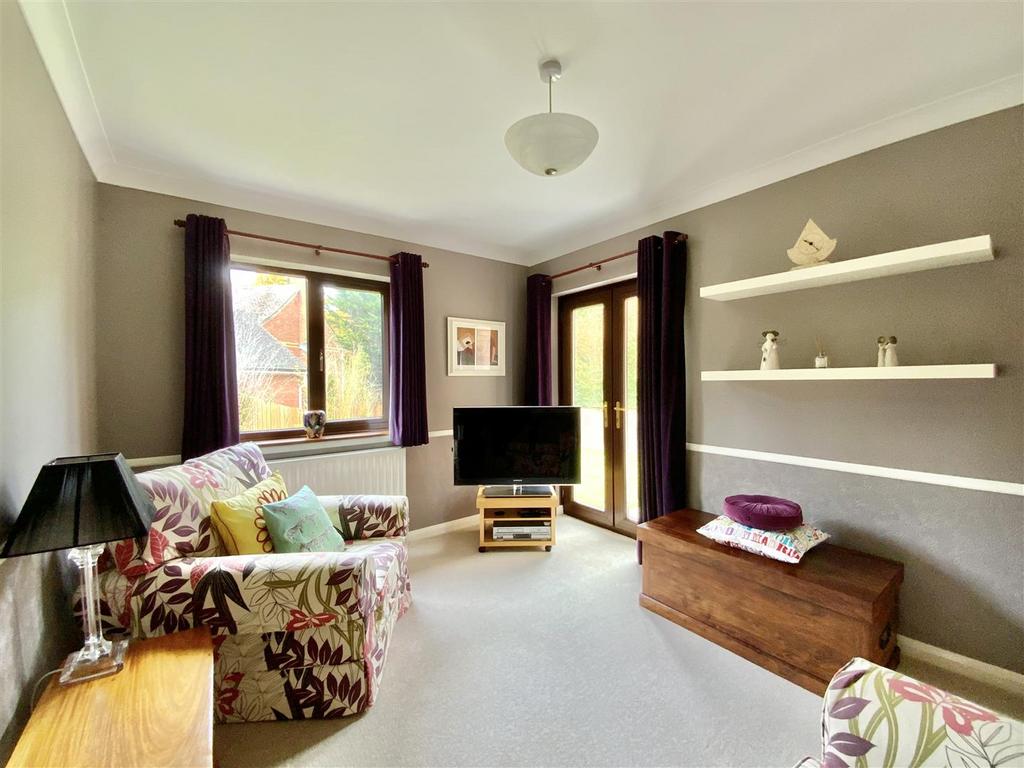 Sitting Room/ Study/ Bedroom 5