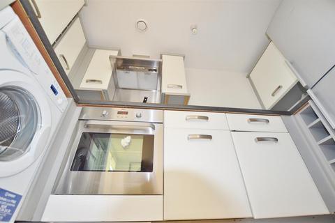 2 bedroom flat to rent, Bramley Crescent, Ilford, Essex, IG2 6NU