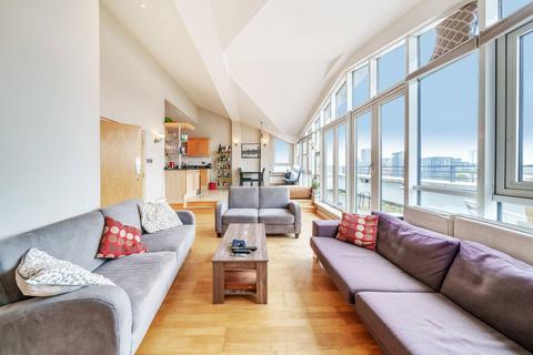 4 bedroom flat to rent, Prices Court, Battersea, London, SW11
