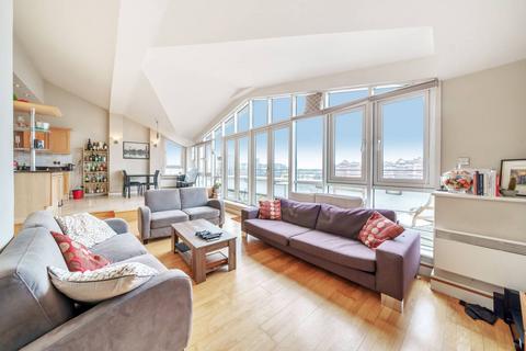 4 bedroom flat to rent, Prices Court, Battersea, London, SW11