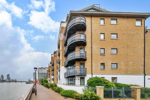 4 bedroom flat to rent, Prices Court, Battersea, London, SW11