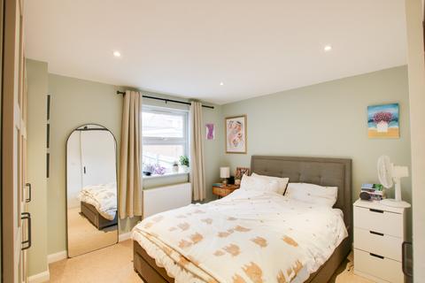 undefined, BISHOP'S WALTHAM - APARTMENT & GARAGE