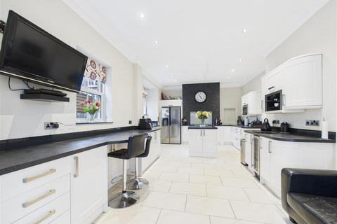 5 bedroom detached house for sale, Great Gutter Lane West, Willerby