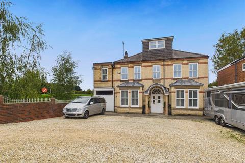5 bedroom detached house for sale, Great Gutter Lane West, Willerby