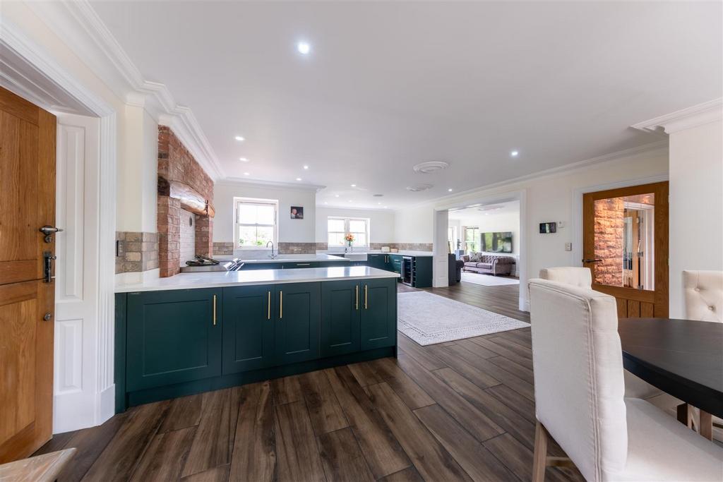 Racecourse Farm-012.jpg