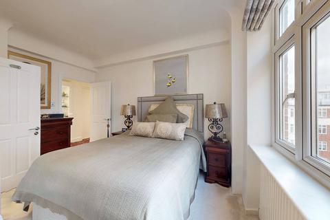 3 bedroom flat to rent, Hall Road, St John's Wood, London, NW8