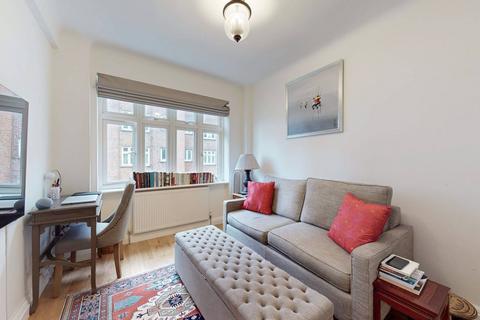 3 bedroom flat to rent, Hall Road, St John's Wood, London, NW8