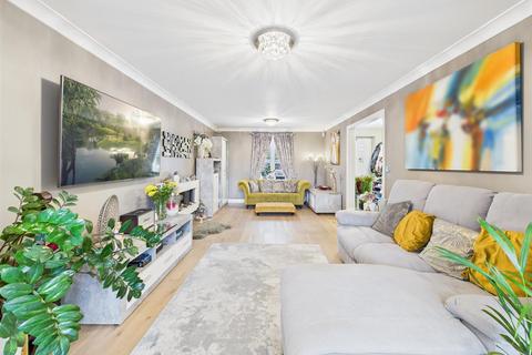 5 bedroom detached house for sale, Tortoiseshell Road, Aylesbury HP19