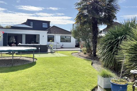 4 bedroom detached house for sale, Wood Street, Chelmsford