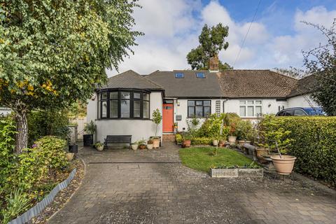 4 bedroom semi-detached house for sale, Bridle Close, Epsom KT19
