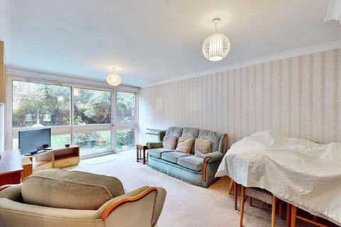 2 bedroom apartment for sale, Churchfields, London, E18