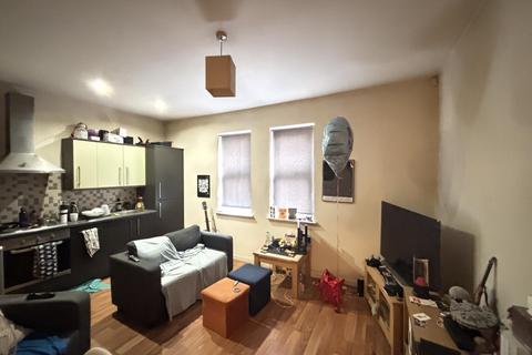 1 bedroom flat to rent, Brudenell Grove, Leeds LS6