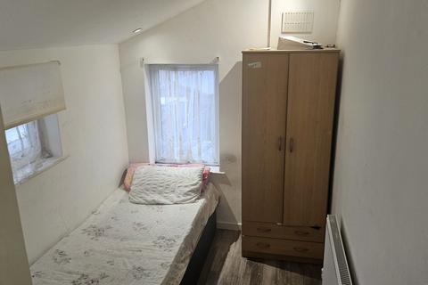 undefined, Charlton Street, Grays RM20