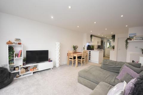 2 bedroom maisonette for sale, 8 St. Nicholas House, Bradford Place, Penarth, CF64 1AL