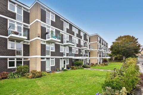 2 bedroom maisonette for sale, 8 St. Nicholas House, Bradford Place, Penarth, CF64 1AL