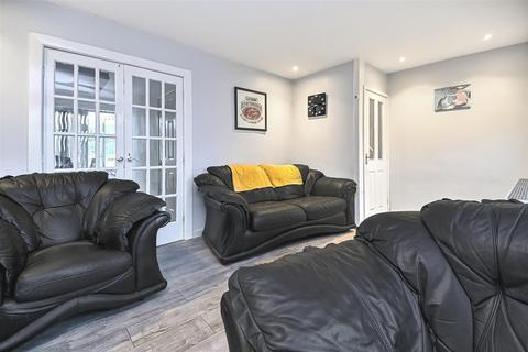 3 bedroom semi-detached house for sale, Hilda Street, Leigh