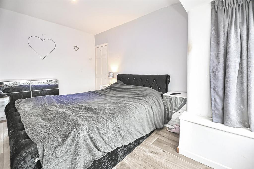 34 Hilda Street Bedroom 1 (2).jpg