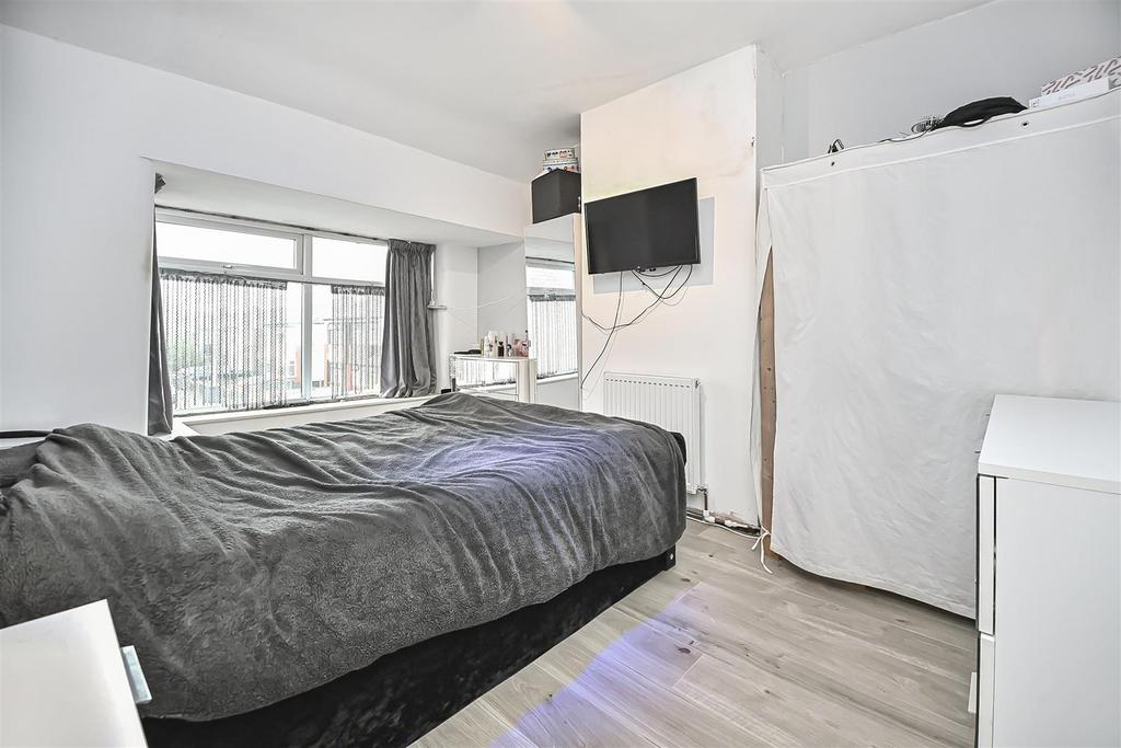 34 Hilda Street Bedroom 1 (1).jpg