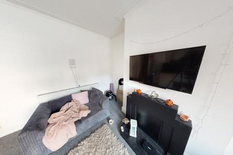 2 bedroom house to rent, Thornville Street, Leeds LS6