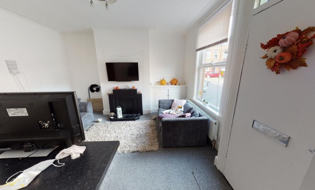 Bright and spacious living room with modern fur...