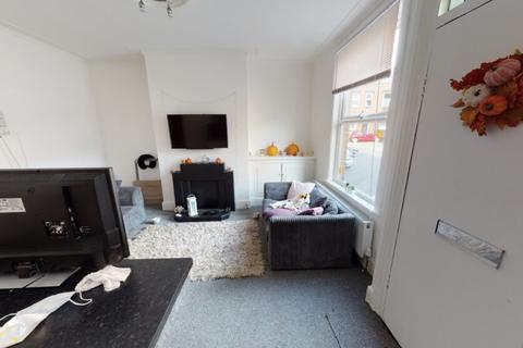 2 bedroom house to rent, Thornville Street, Leeds LS6