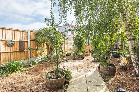 4 bedroom end of terrace house for sale, Watton