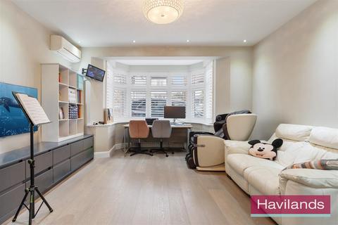 4 bedroom semi-detached house for sale, Park View, London