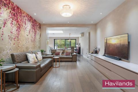 4 bedroom semi-detached house for sale, Park View, London